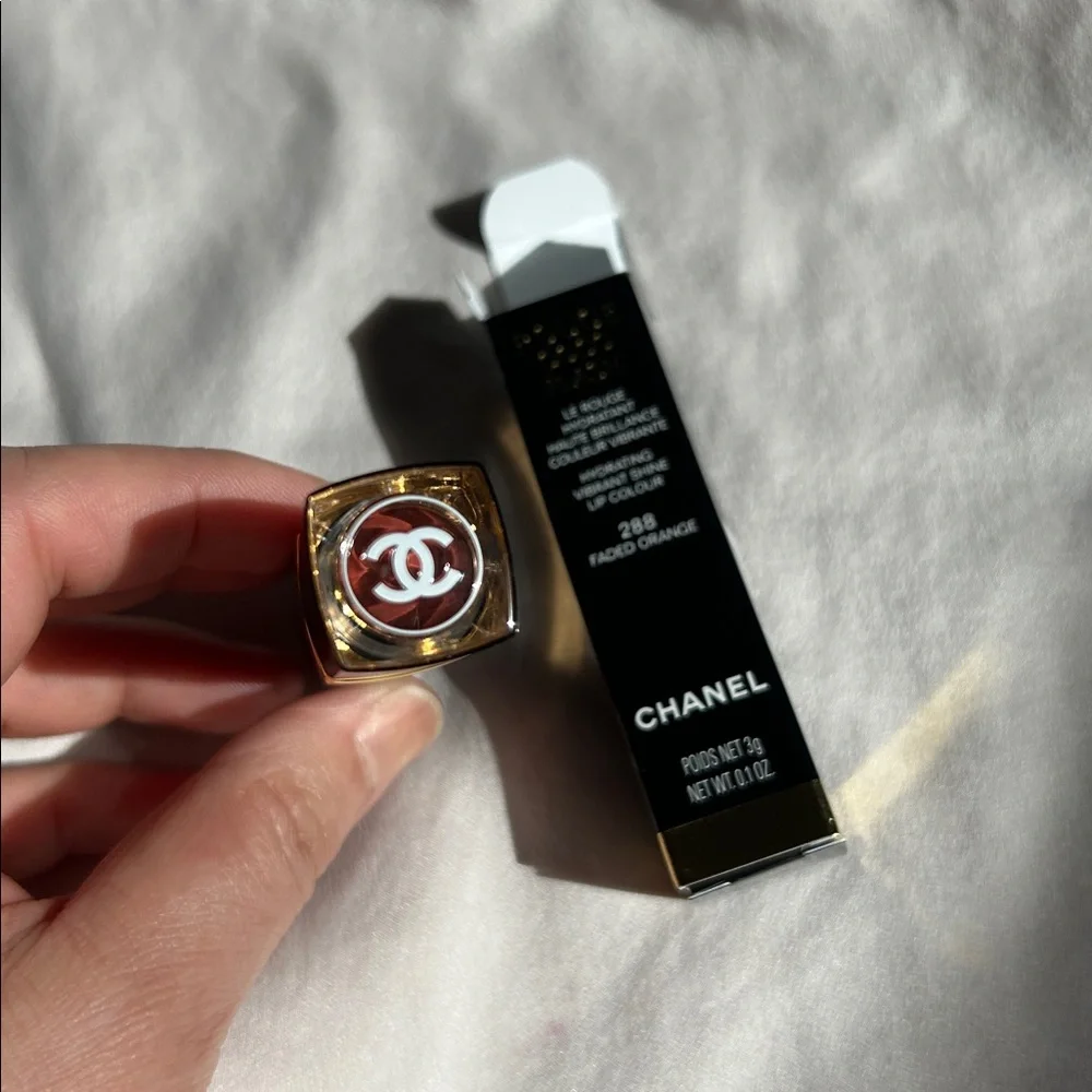 Limited edition) CHANEL Rouge Coco flash Lip color - Faded Orange